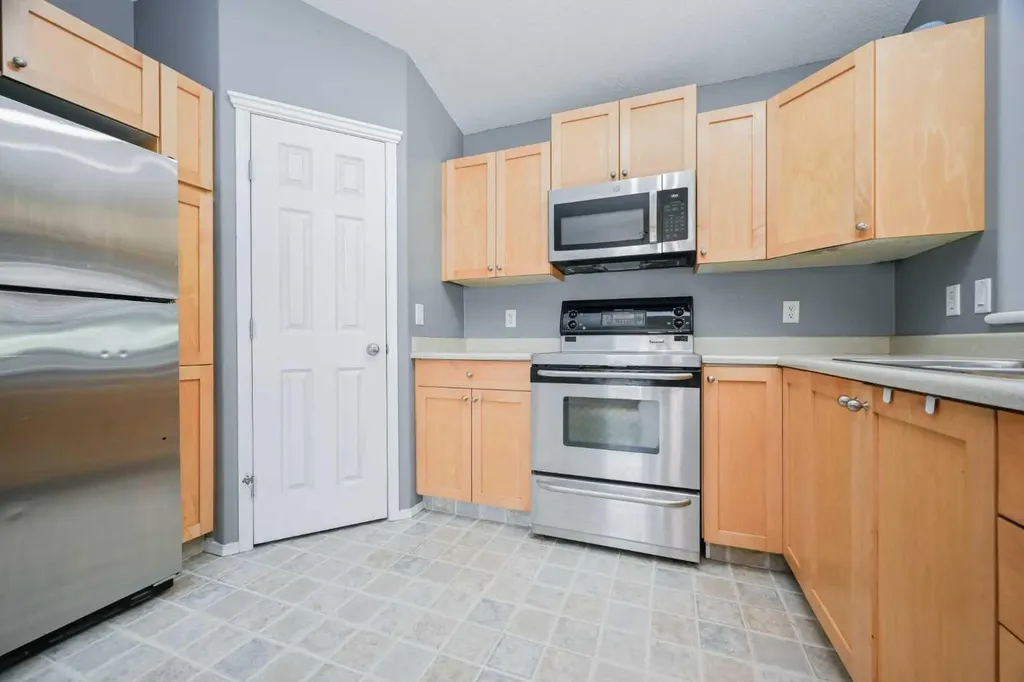 8717 62 Avenue Grande Prairie AB T8W 2X2