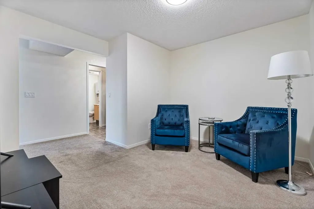 1620 70 Street SE Calgary AB T2A 7Z2