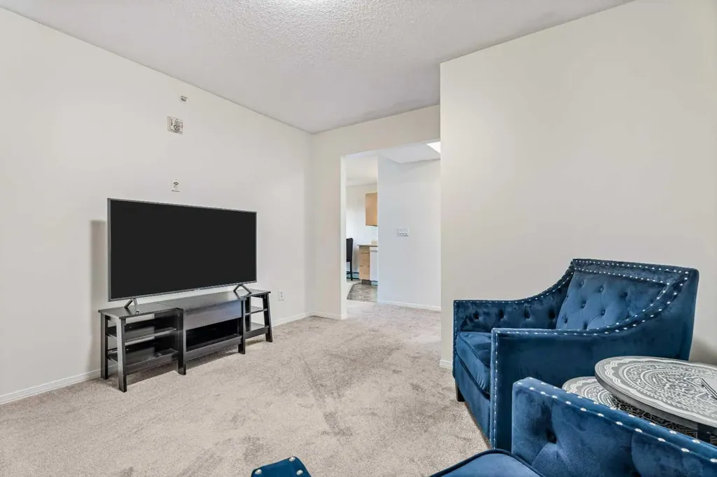 1620 70 Street SE Calgary AB T2A 7Z2