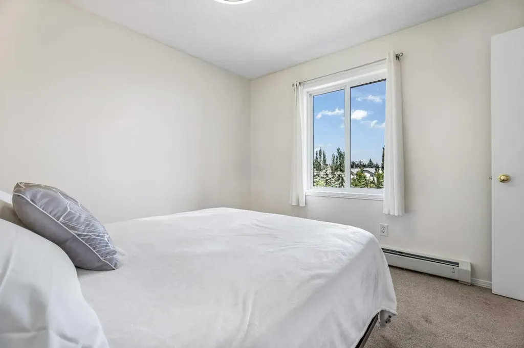 1620 70 Street SE Calgary AB T2A 7Z2