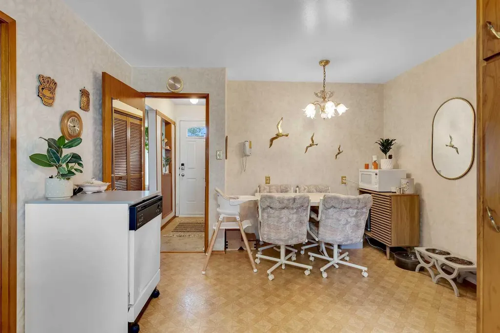9828 Fairmount Drive SE Calgary AB T2J0S1