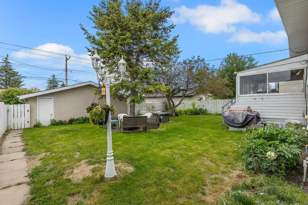 9828 Fairmount Drive SE Calgary AB T2J0S1
