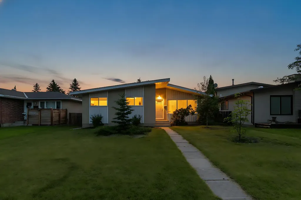 9828 Fairmount Drive SE Calgary AB T2J0S1