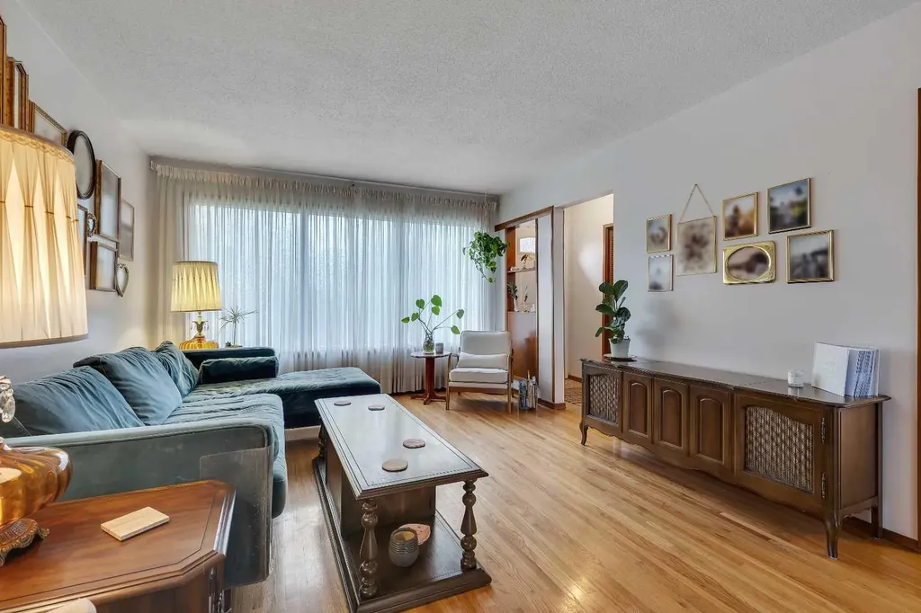 9828 Fairmount Drive SE Calgary AB T2J0S1