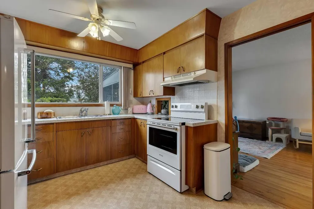 9828 Fairmount Drive SE Calgary AB T2J0S1
