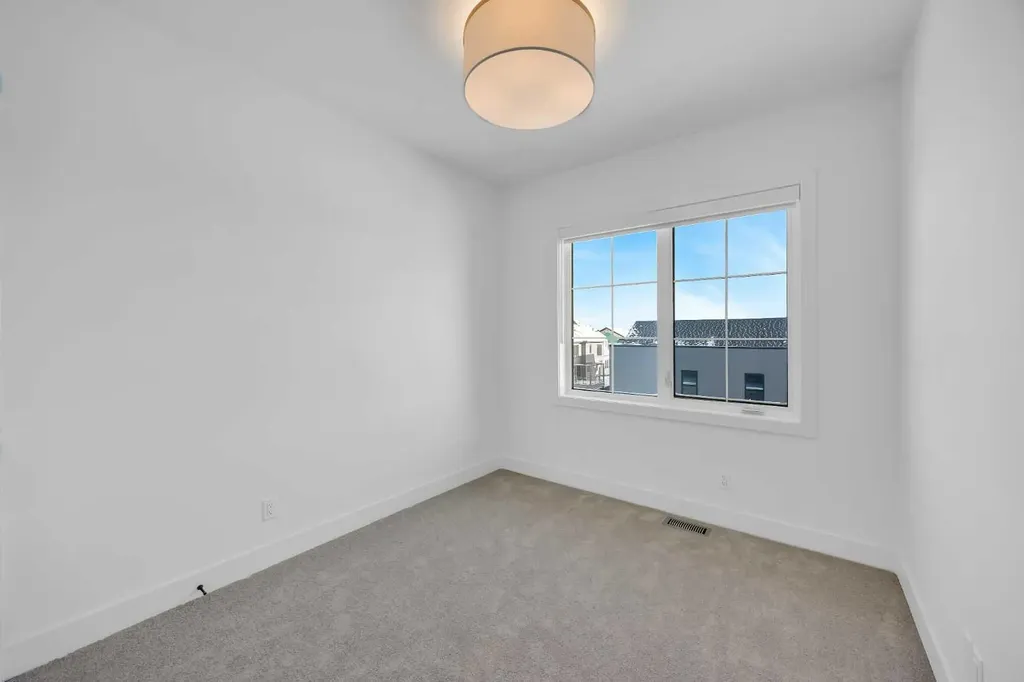 124 Greenwich Drive NW Calgary AB T3B 6N8