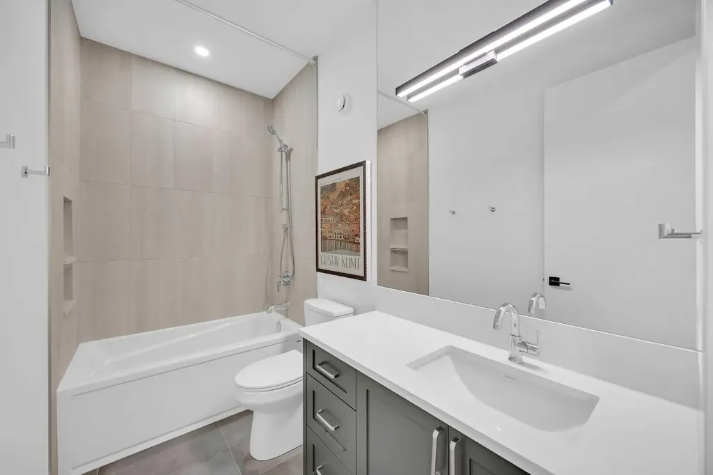 124 Greenwich Drive NW Calgary AB T3B 6N8