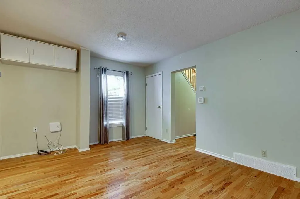 4515 50 Avenue Innisfail AB T4G 1R3