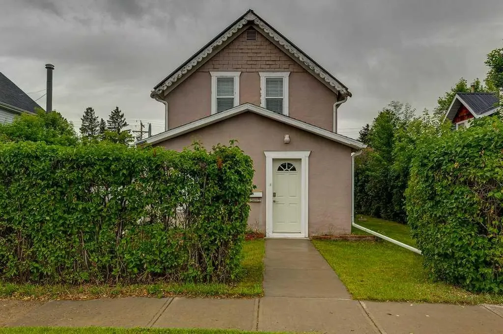 4515 50 Avenue Innisfail AB T4G 1R3