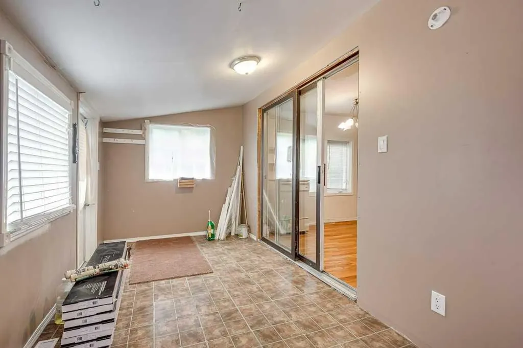 4515 50 Avenue Innisfail AB T4G 1R3