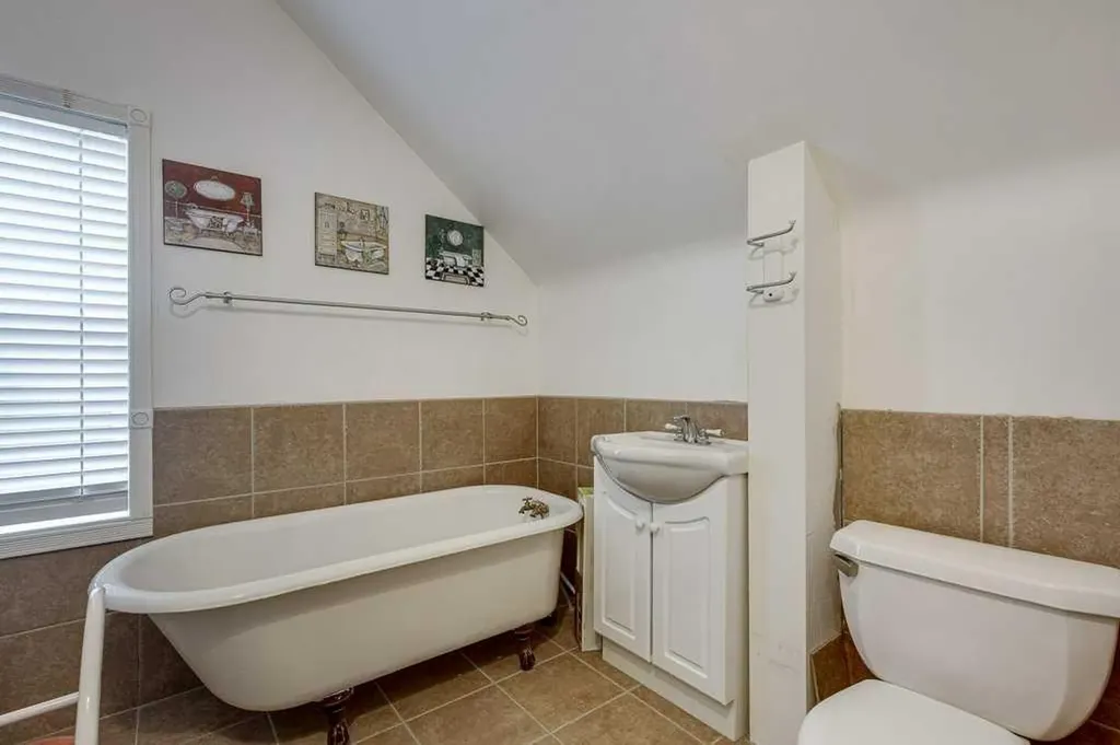 4515 50 Avenue Innisfail AB T4G 1R3