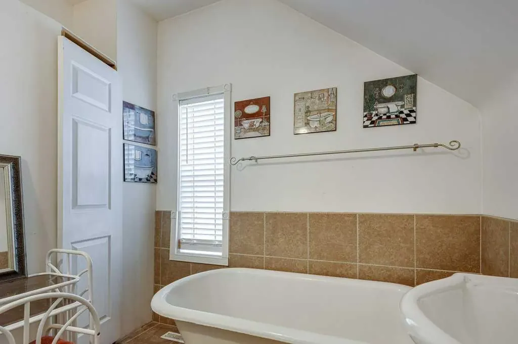 4515 50 Avenue Innisfail AB T4G 1R3