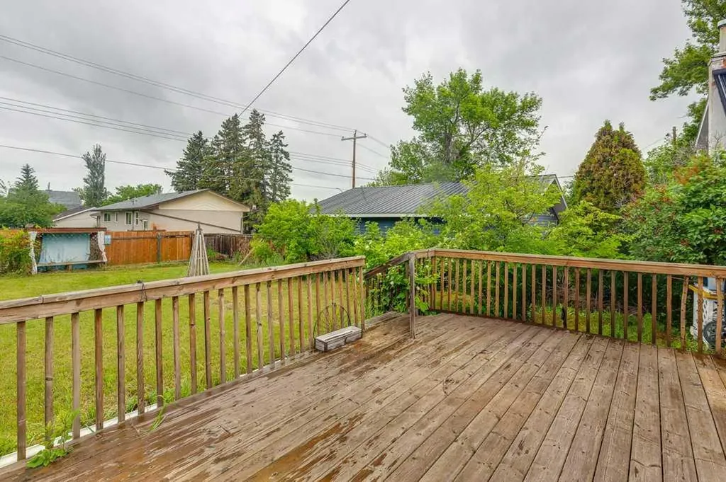 4515 50 Avenue Innisfail AB T4G 1R3