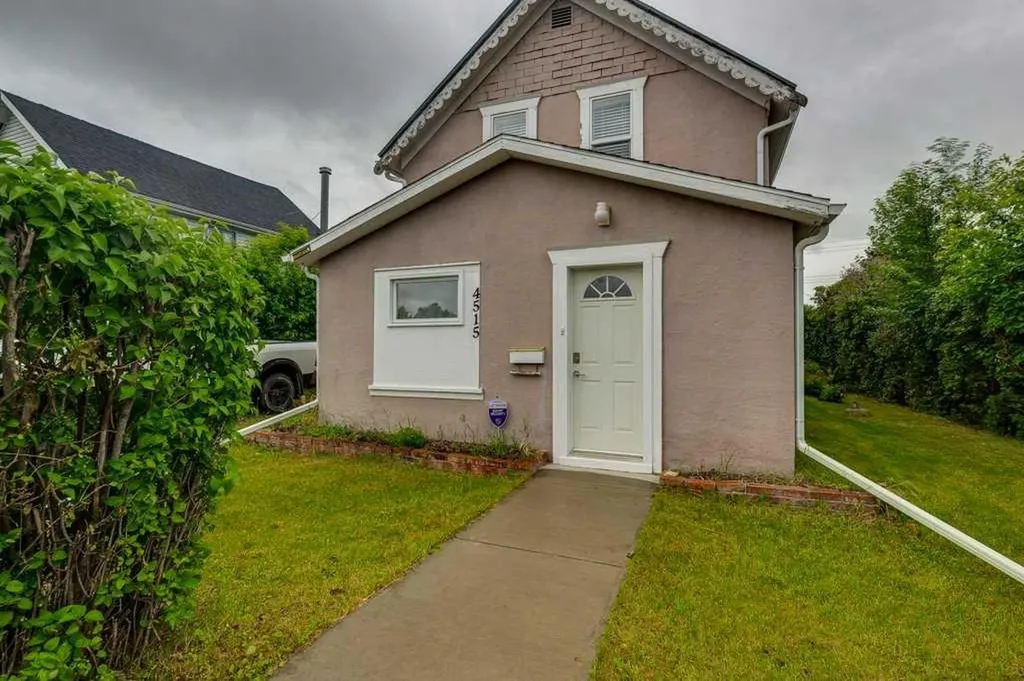 4515 50 Avenue Innisfail AB T4G 1R3