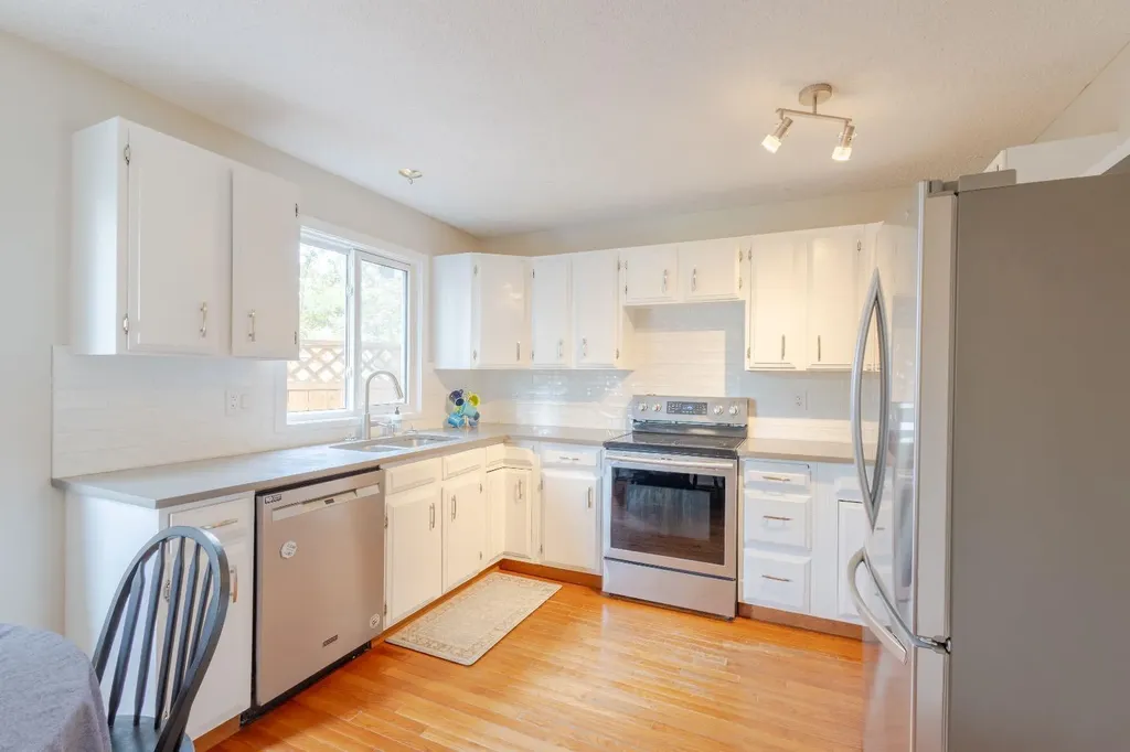 119 Midland Place SE Calgary AB T2X 1N1
