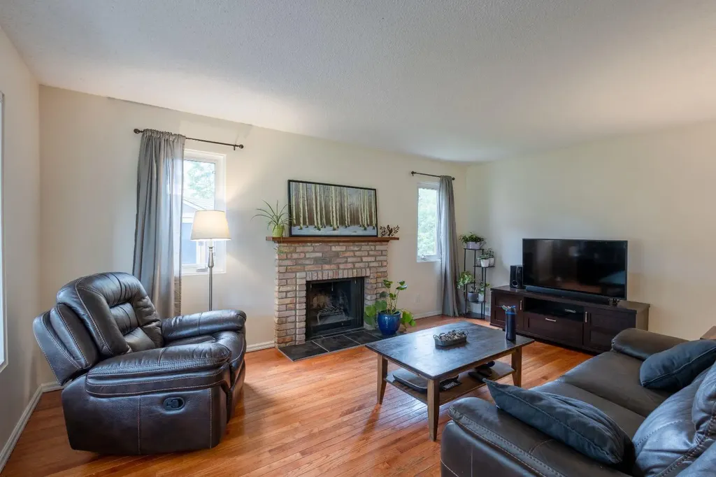 119 Midland Place SE Calgary AB T2X 1N1