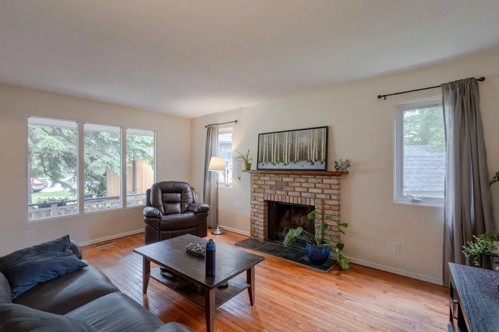 119 Midland Place SE Calgary AB T2X 1N1