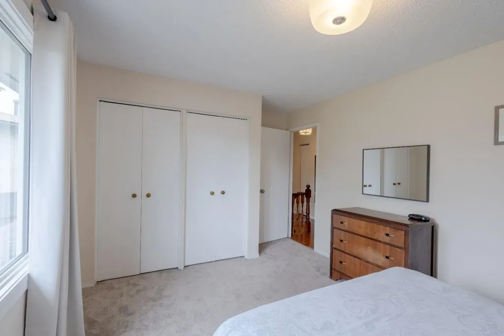 119 Midland Place SE Calgary AB T2X 1N1