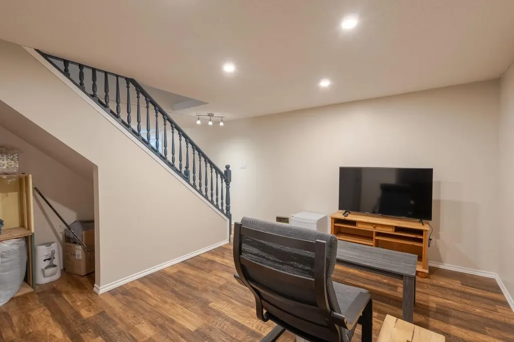 119 Midland Place SE Calgary AB T2X 1N1