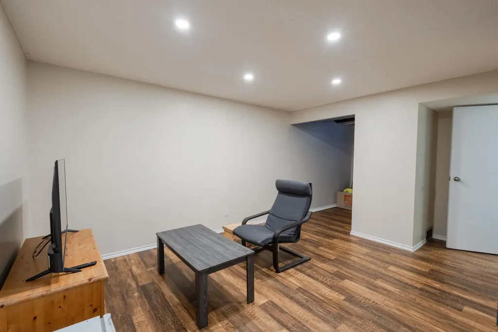 119 Midland Place SE Calgary AB T2X 1N1