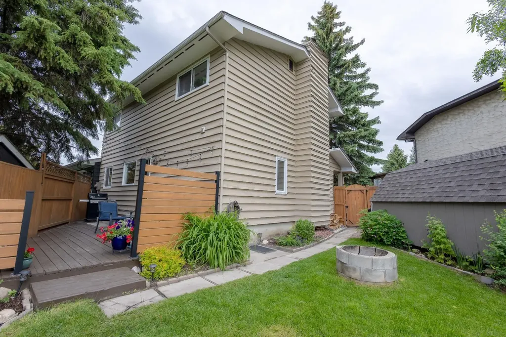 119 Midland Place SE Calgary AB T2X 1N1