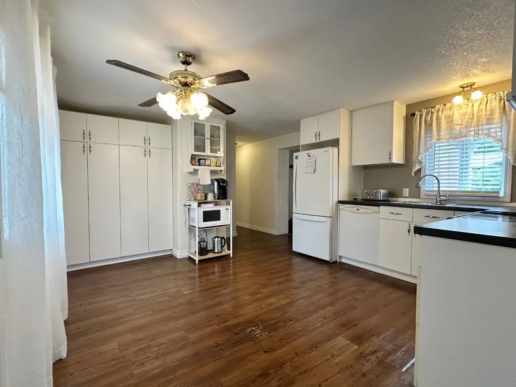 122 River Valley Estates Whitecourt AB T7S 1K1