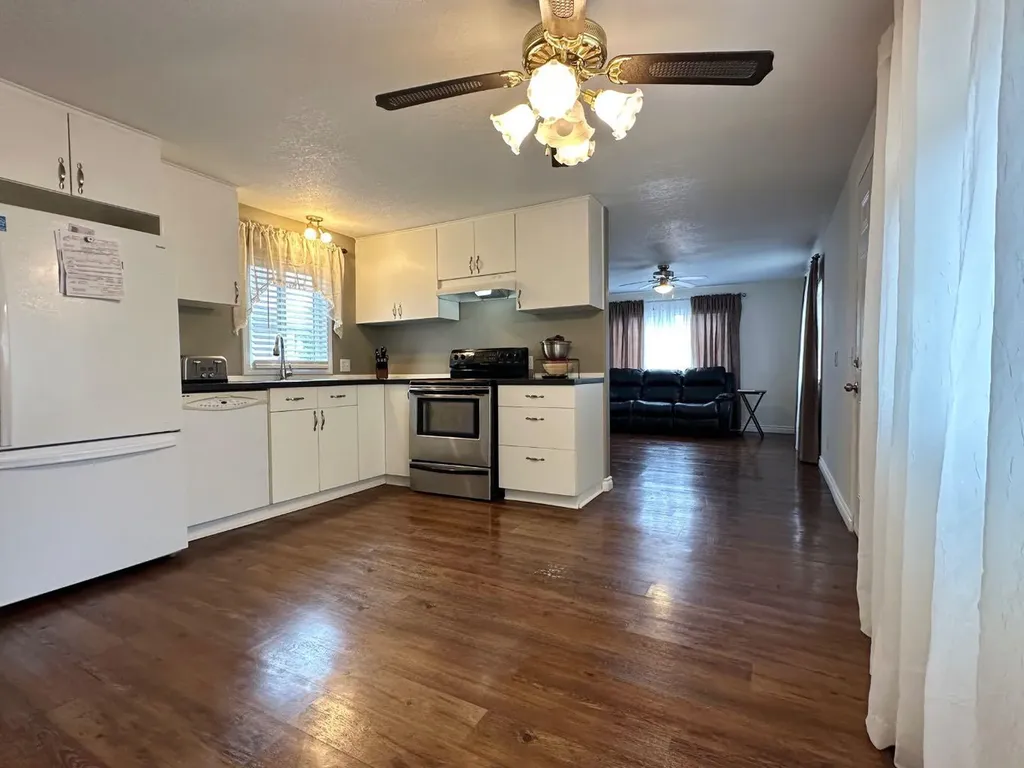 122 River Valley Estates Whitecourt AB T7S 1K1