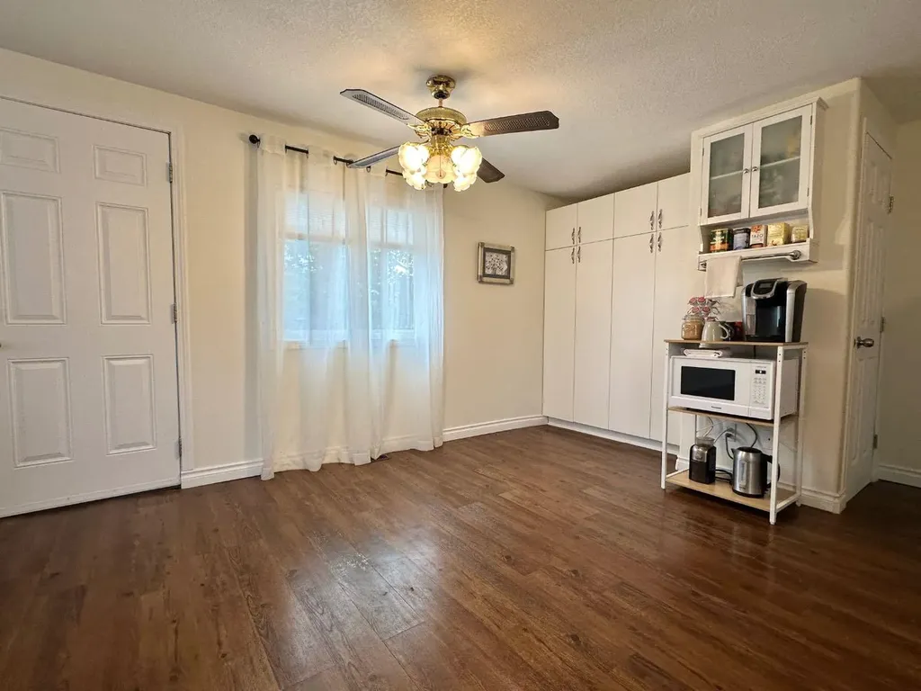 122 River Valley Estates Whitecourt AB T7S 1K1