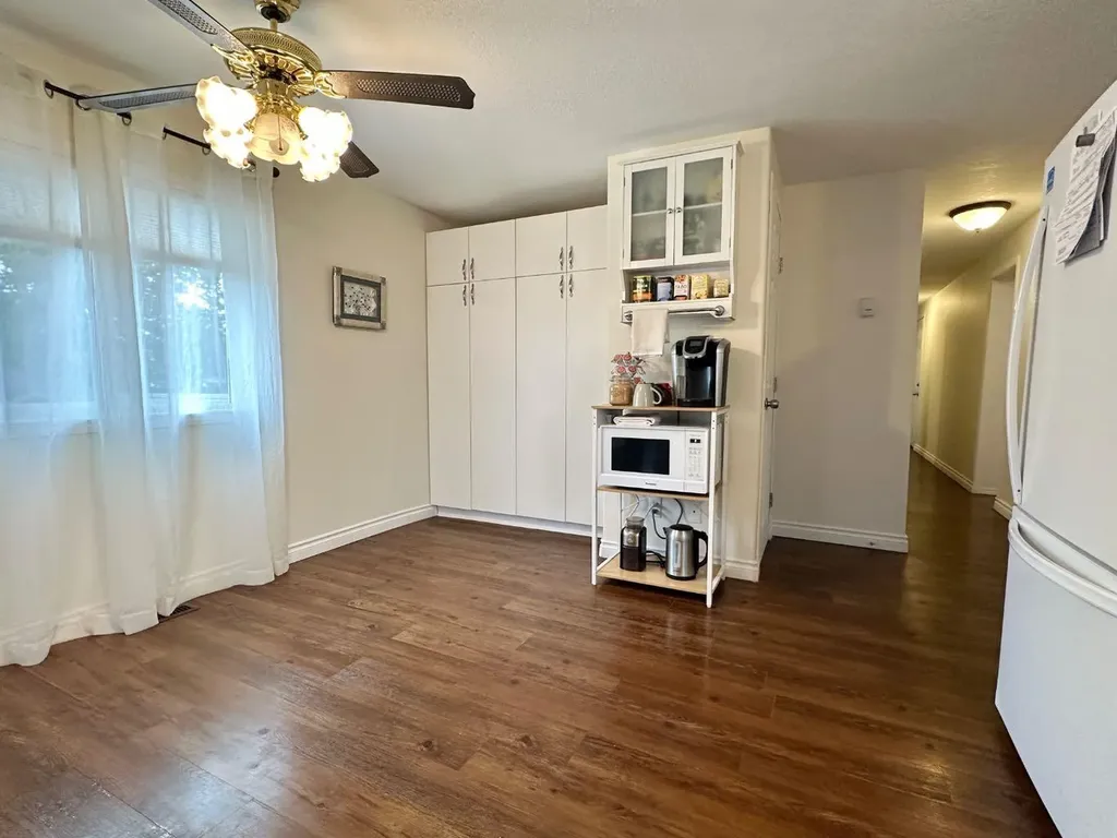 122 River Valley Estates Whitecourt AB T7S 1K1