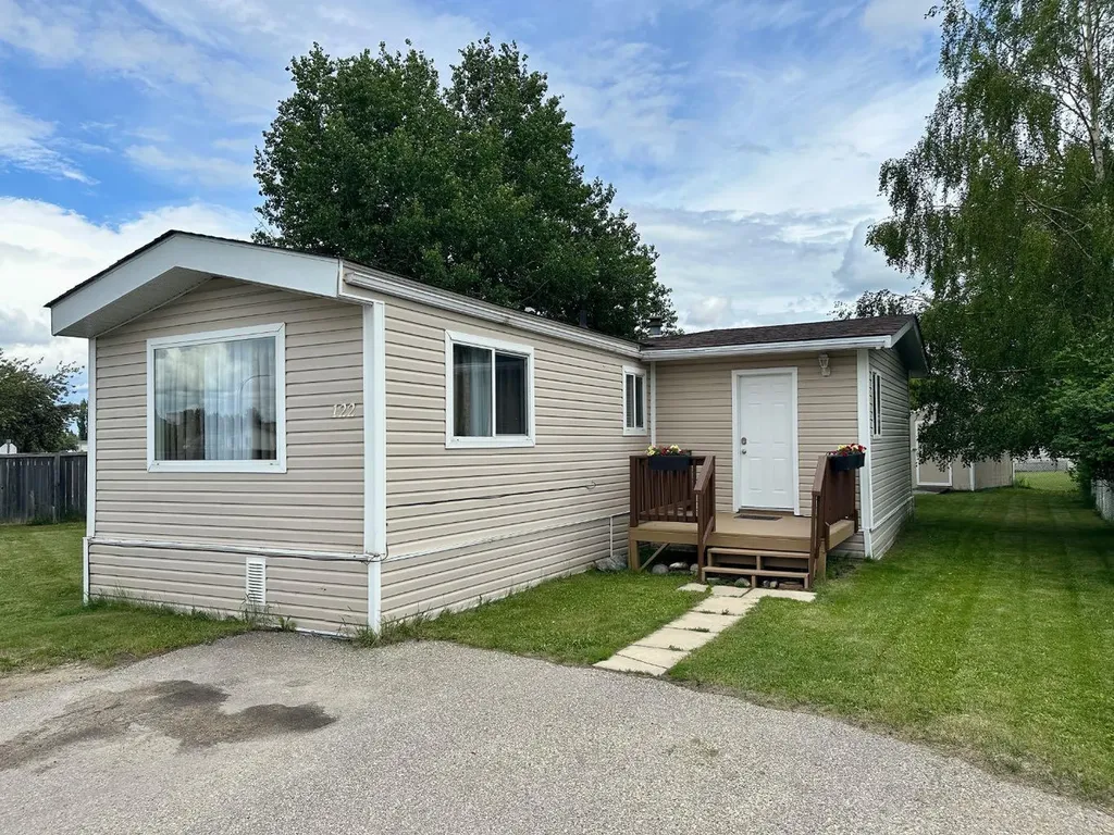 122 River Valley Estates Whitecourt AB T7S 1K1