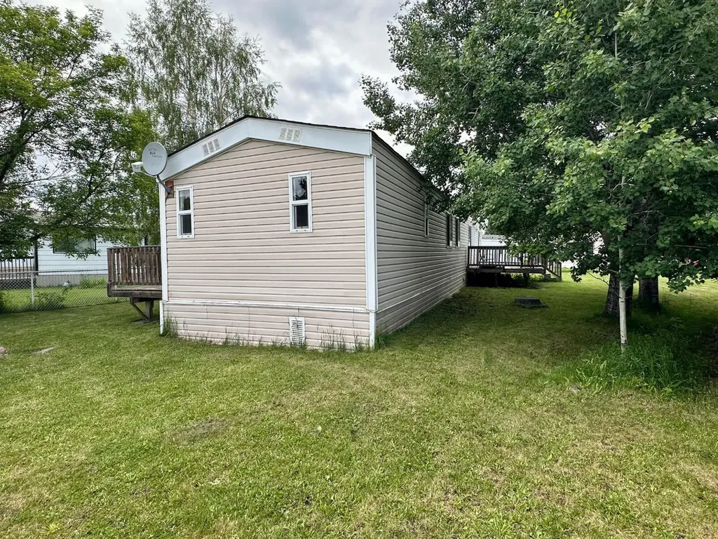 122 River Valley Estates Whitecourt AB T7S 1K1