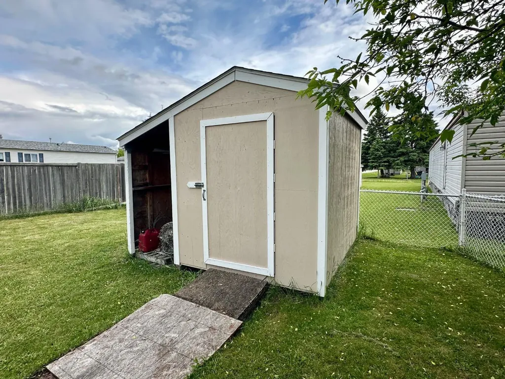 122 River Valley Estates Whitecourt AB T7S 1K1