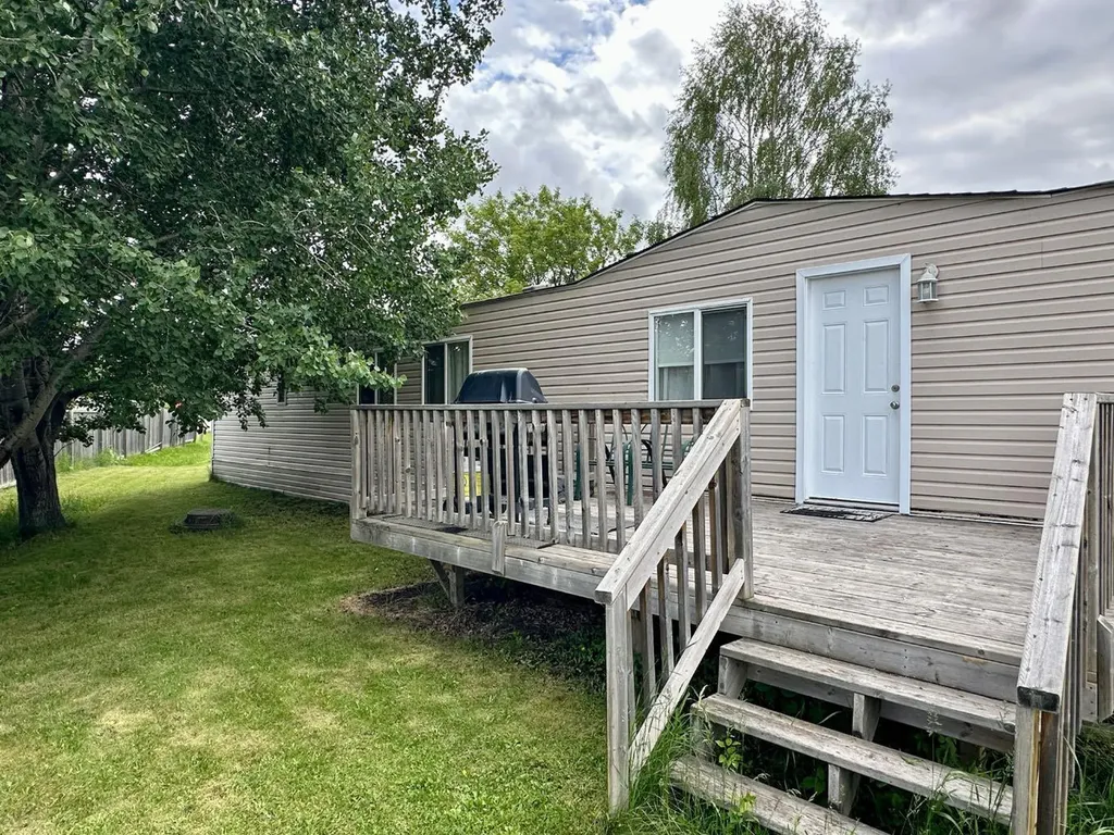 122 River Valley Estates Whitecourt AB T7S 1K1