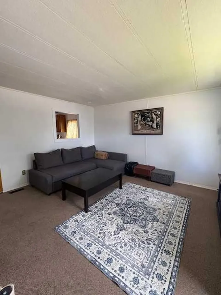 6220 17 Avenue Calgary AB T2A 0W6