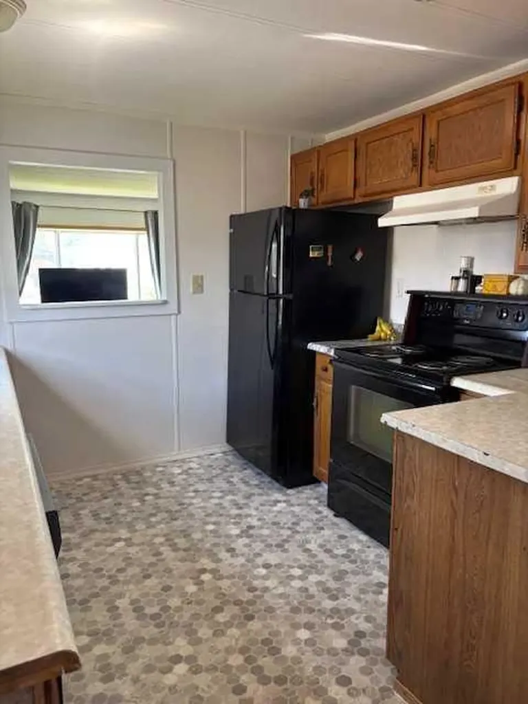 6220 17 Avenue Calgary AB T2A 0W6