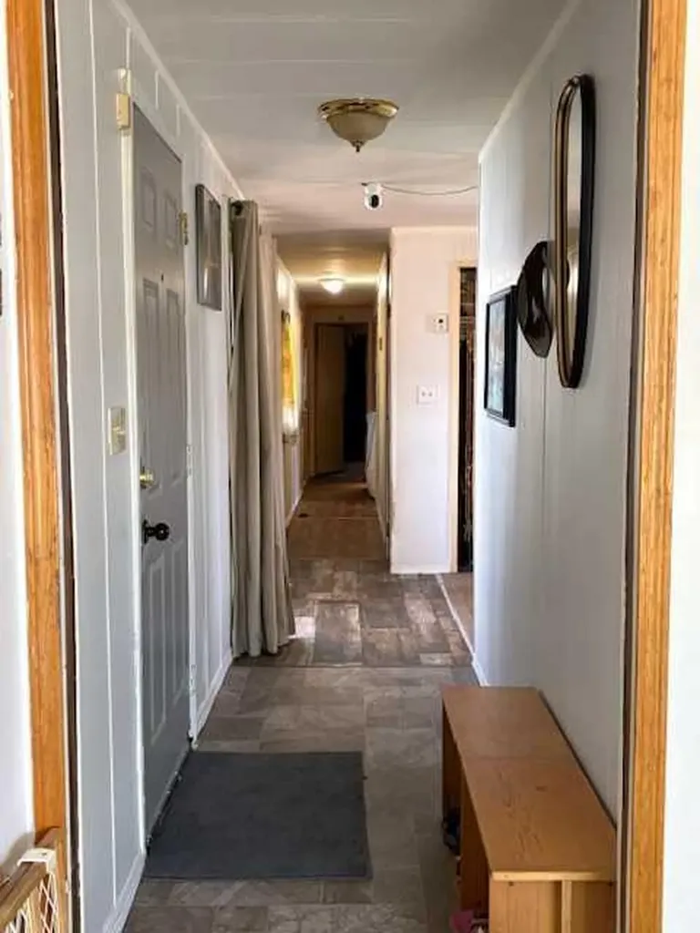 6220 17 Avenue Calgary AB T2A 0W6