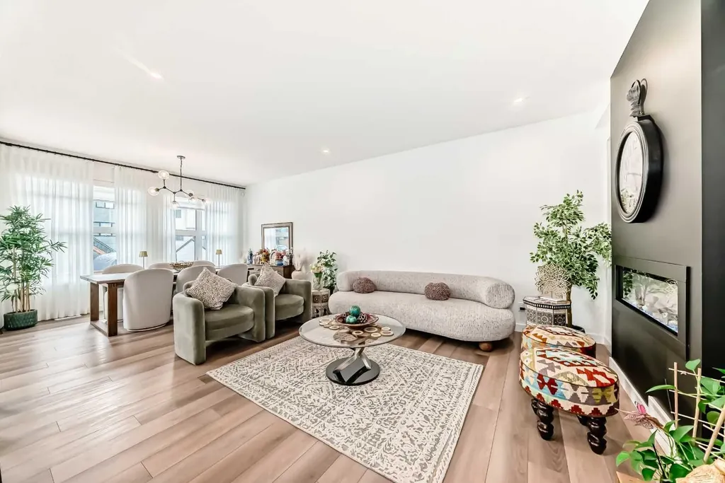 385 Edith Road NW Calgary AB T3R 1Y9