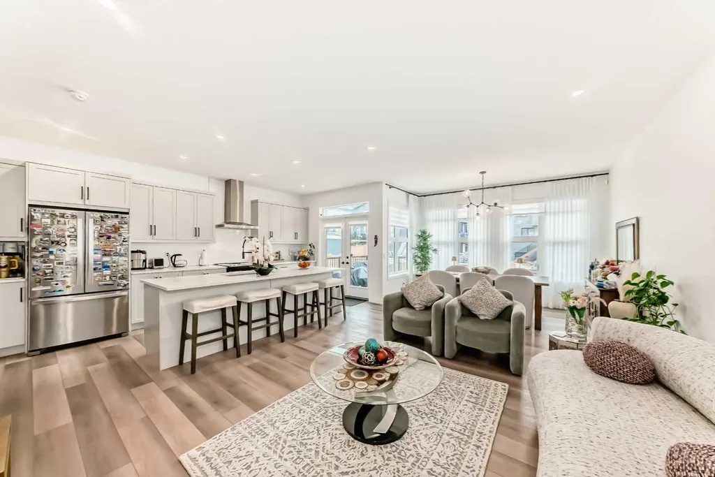 385 Edith Road NW Calgary AB T3R 1Y9