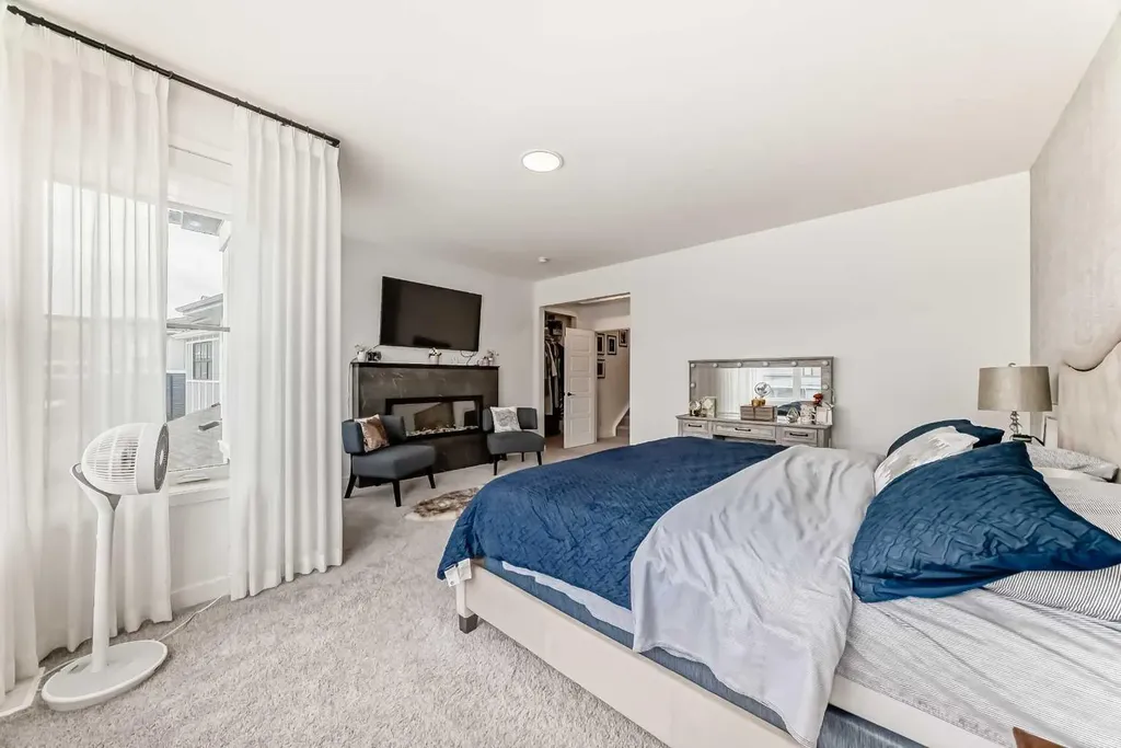 385 Edith Road NW Calgary AB T3R 1Y9