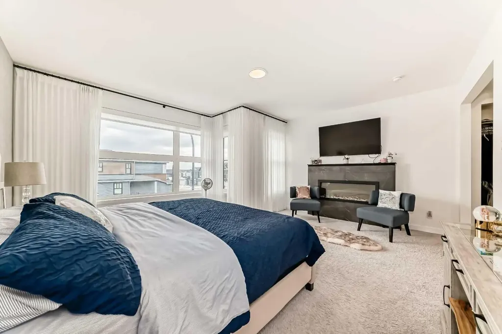 385 Edith Road NW Calgary AB T3R 1Y9