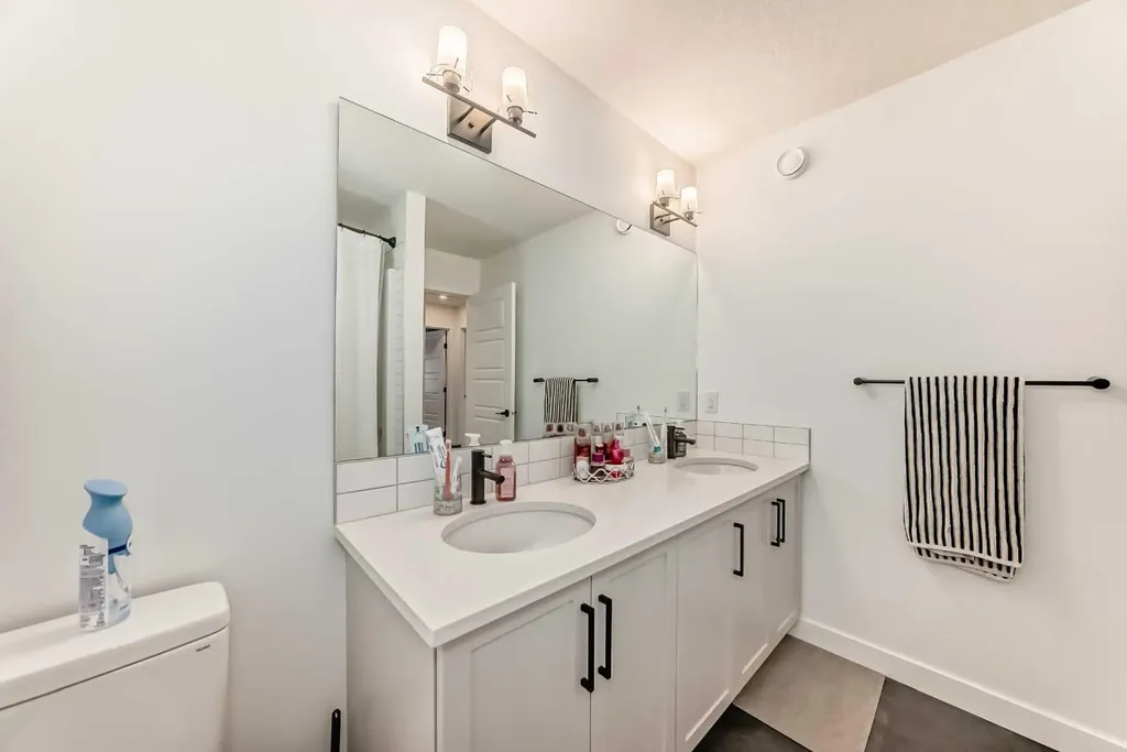 385 Edith Road NW Calgary AB T3R 1Y9