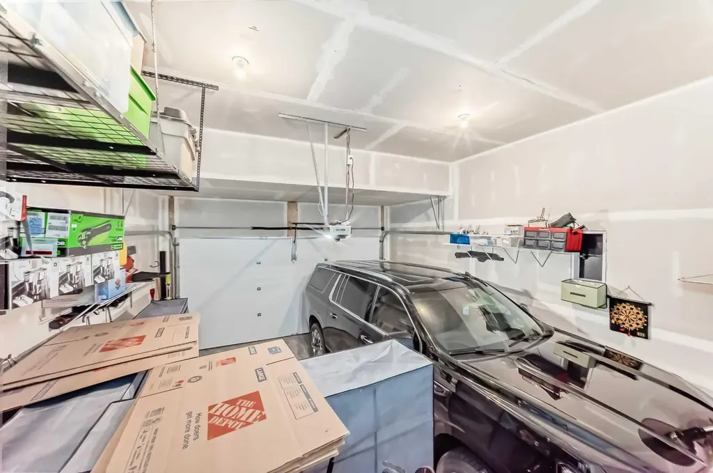 385 Edith Road NW Calgary AB T3R 1Y9