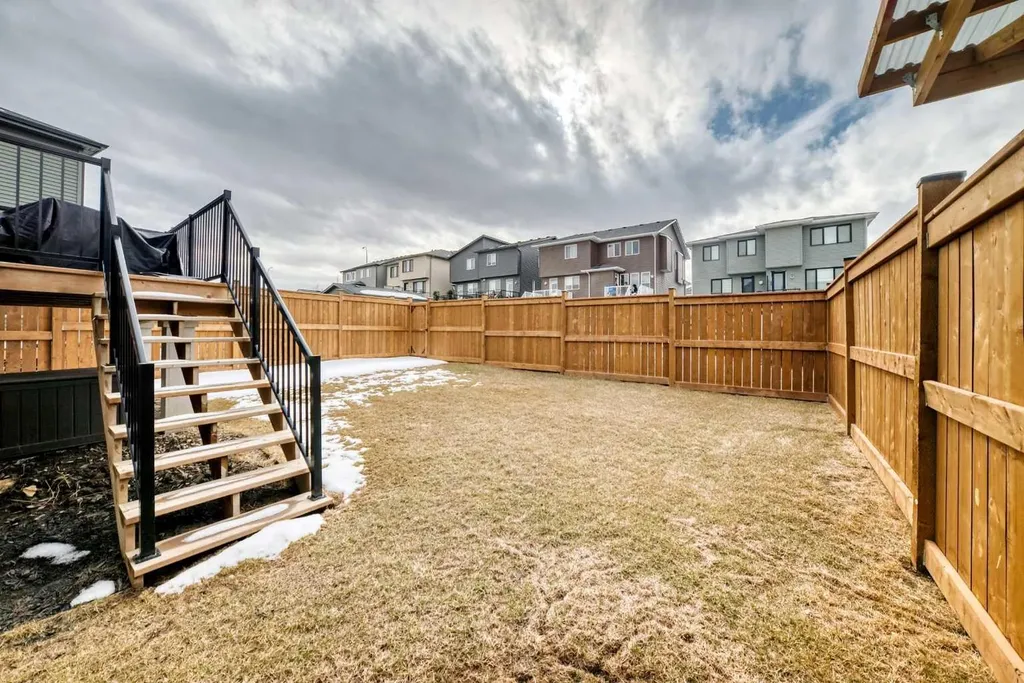 385 Edith Road NW Calgary AB T3R 1Y9