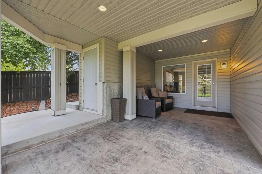192 Cranfield Park SE Calgary AB T3M 1B6