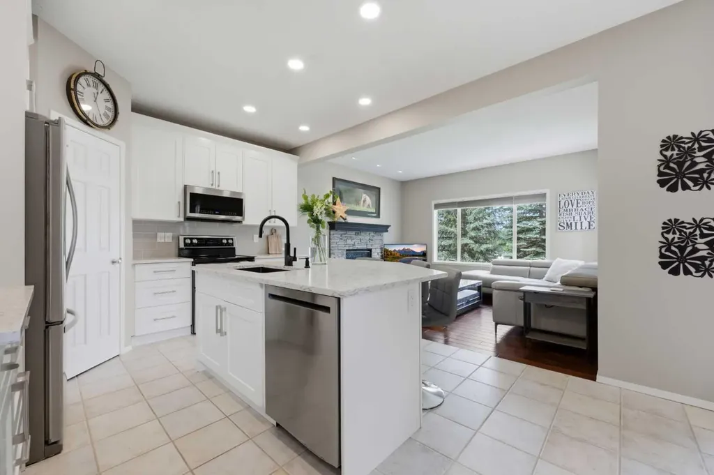 192 Cranfield Park SE Calgary AB T3M 1B6