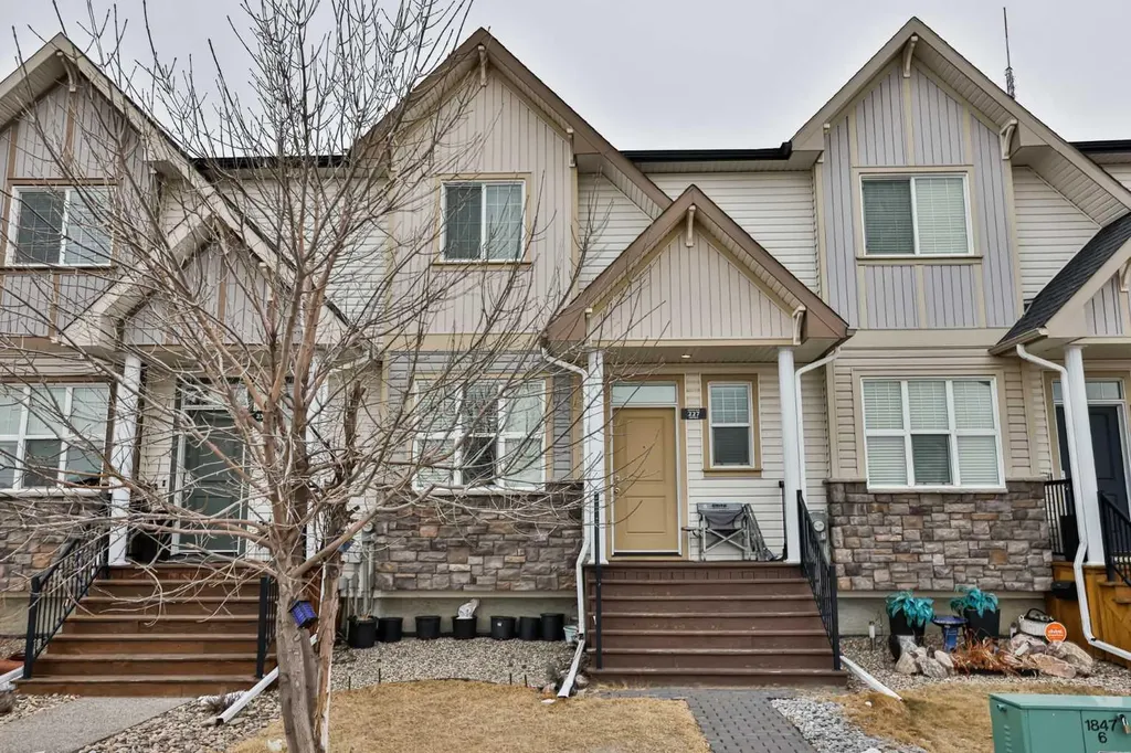 227 Lynx Road N Lethbridge AB T1H 6Z5