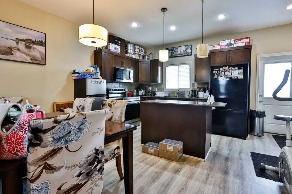 227 Lynx Road Lethbridge AB T1H 6Z5