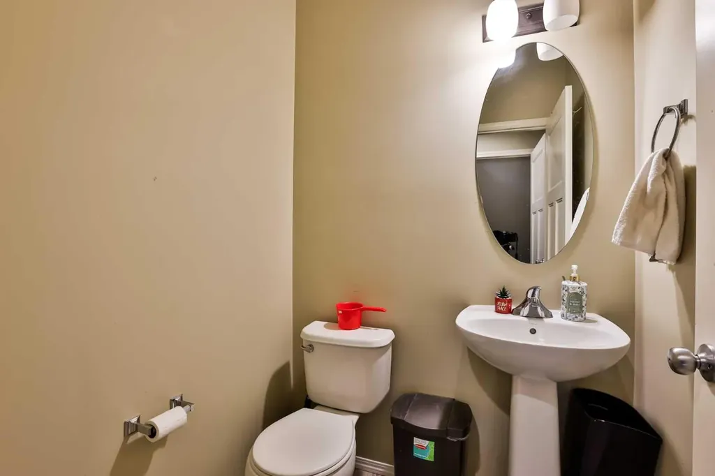 227 Lynx Road Lethbridge AB T1H 6Z5