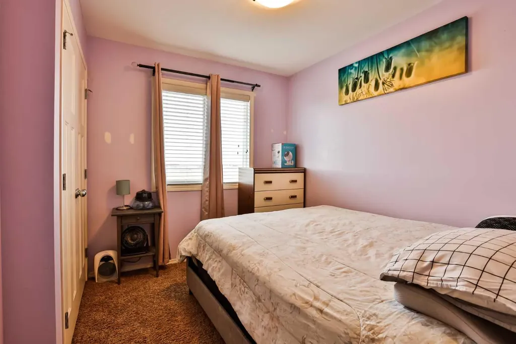 227 Lynx Road N Lethbridge AB T1H 6Z5
