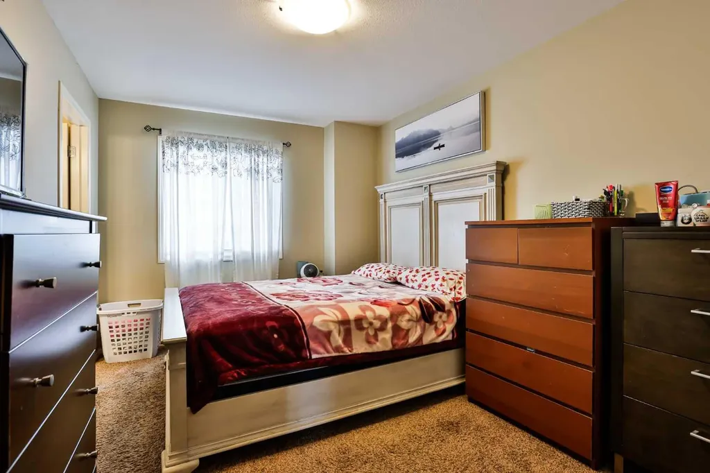 227 Lynx Road N Lethbridge AB T1H 6Z5